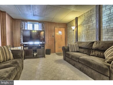 1524 Moss St, Reading, PA 19604 - photo 5