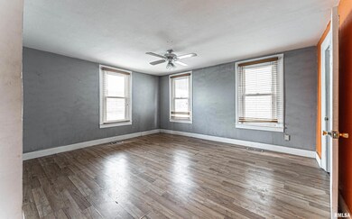 723 N Sherman St, Lincoln, IL 62656 - photo 6