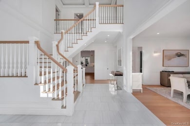 207 Mill Spring Rd, Manhasset, NY 11030 - photo 3