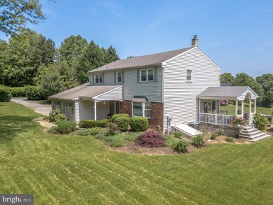 5649 Chestnut Hill Rd, Coopersburg, PA 18036 - photo 2