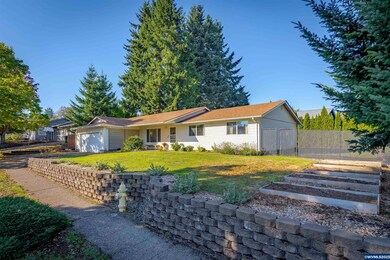 2041 Elmwood Dr S, Salem, OR 97306 - photo 4