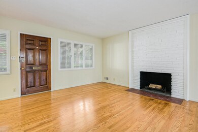 972 S Orange Grove Blvd unit C, Pasadena, CA 91105 - photo 6