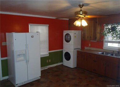 1222 E Broad St, Statesville, NC 28677 - photo 2
