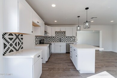 12-web-or-mls-North-12