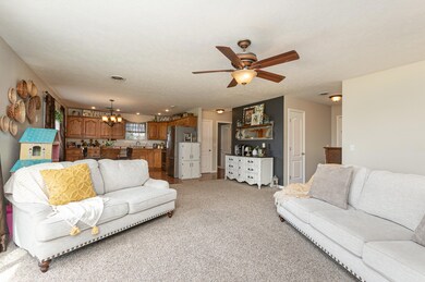 710 W Pearl St, Bolivar, MO 65613 - photo 6