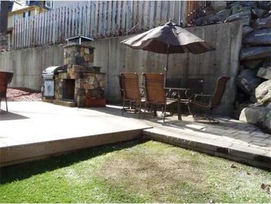 279 Stackpole St unit B, Lowell, MA 01852 - photo 6