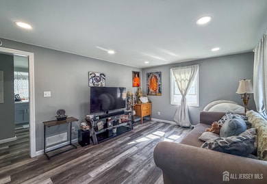 193 Old Rd, Sewaren, NJ 07077 - photo 3