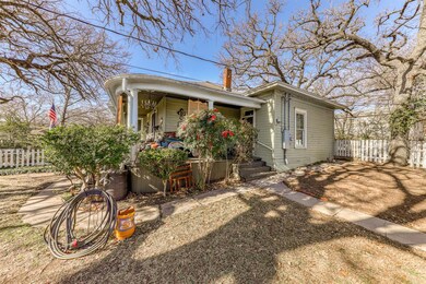 320 Cleveland Ave, Weatherford, TX 76086 - photo 3