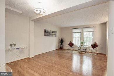 1671 Fieldthorn Dr, Reston, VA 20194 - photo 7