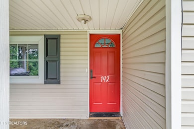 7-web-or-mls-142 Wadsworth Circle-8