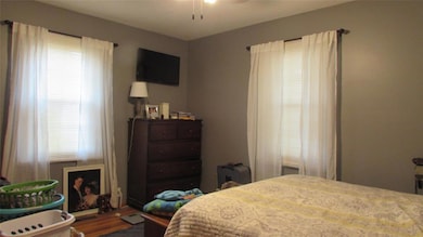 208 Union St, Pella, IA 50219 - photo 5