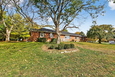 242 Miller Dr, Urbana, OH 43078 - photo 4