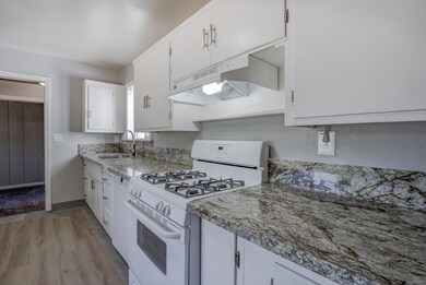 5536WillowRd-3