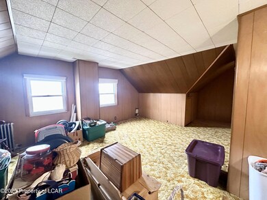 517 WEST GREEN WEST HAZ BED 3 ATTIC