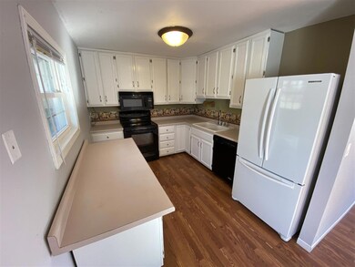 3959 Valdez Dr, Waterloo, IA 50701 - photo 5
