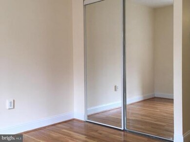 8904 Shamrock Ct, Springfield, VA 22152 - photo 4