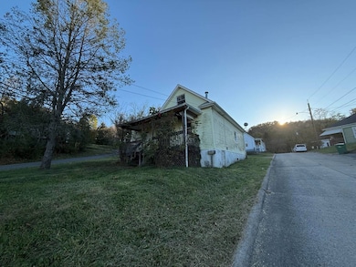 202 Quincy St, Clarksburg, WV 26301 - photo 2