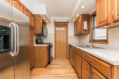 2492 Fruitland Blvd SW, Cedar Rapids, IA 52404 - photo 4