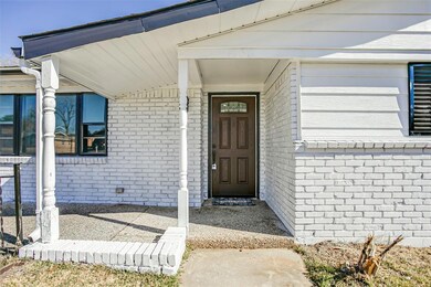 1100 Simpson Dr, Hurst, TX 76053 - photo 4