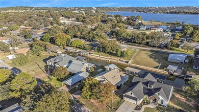 409 Sky Harbour Ct, Granbury, TX 76049 - photo 3