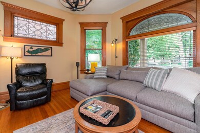 1115 Neil Ave-25