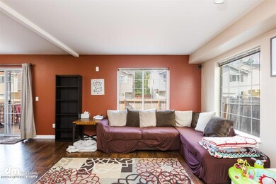 05-Living Room-ELKO7361