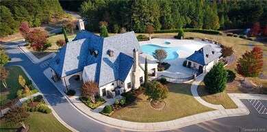 COMMUNITY CLUBHOUSE & POOL