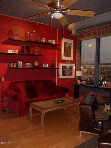 05 Huge Ceilings and Windows