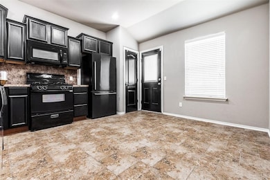 4501 Wagner Lake Dr, Yukon, OK 73099 - photo 5