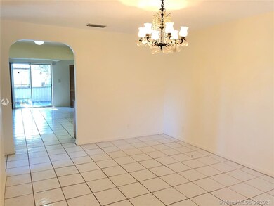 730 SW 5th Ave, Hallandale Beach, FL 33009 - photo 4