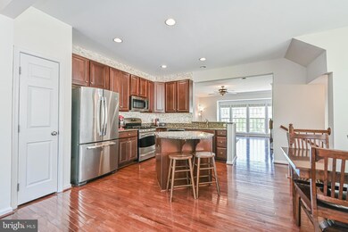 25282 Gothic Square, Chantilly, VA 20152 - photo 7