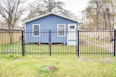 8627 Wileyvale Rd unit B, Houston, TX 77016 - photo 2