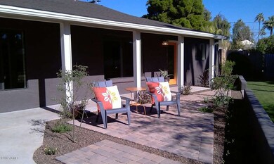 Awesome front courtyard area