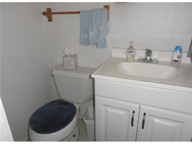 909 N Chestnut St, Lansing, MI 48906 - photo 7