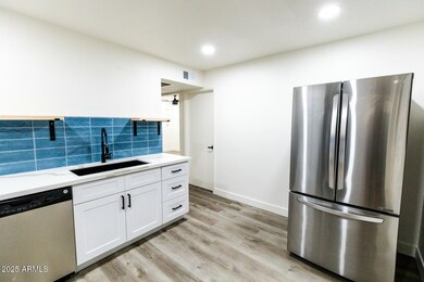 2016 S Granada Dr unit D, Tempe, AZ 85282 - photo 5