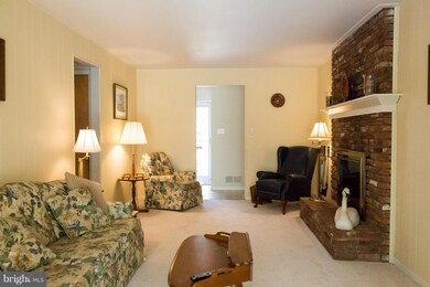 847 Chestnut Tree Dr, Annapolis, MD 21409 - photo 2