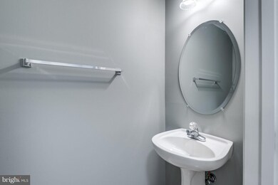 13067 Park Crescent Cir, Herndon, VA 20171 - photo 5