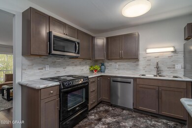 815 Duke Dr unit 428, Grand Forks, ND 58201 - photo 7