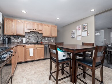 93 Rosewood Ave, Billerica, MA 01821 - photo 7