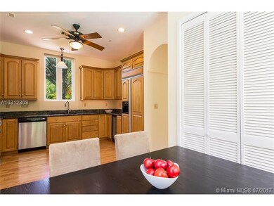Eat-in Kitchen