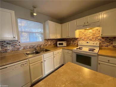 46 Ledgerstone Ln, Greensboro, NC 27407 - photo 6