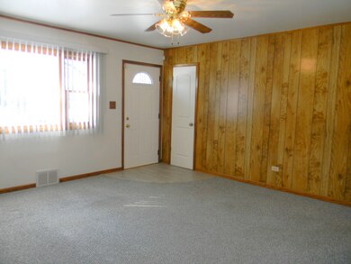 2612 Menominee Rd, Waukegan, IL 60087 - photo 5