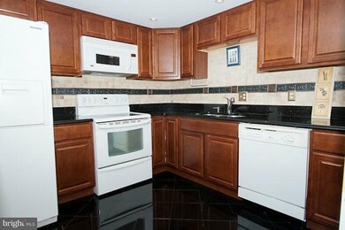 5786 Village Green Dr unit 5786, Alexandria, VA 22309 - photo 2
