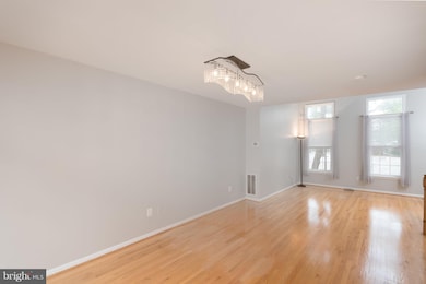 2418 Garnett Dr, Alexandria, VA 22311 - photo 2