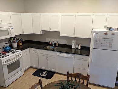 25 Andrew St unit 5, Salem, MA 01970 - photo 4