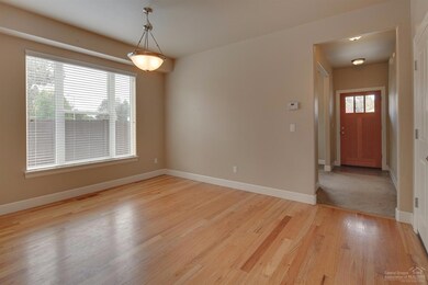 20794 SE Hollis Ln, Bend, OR 97702 - photo 4