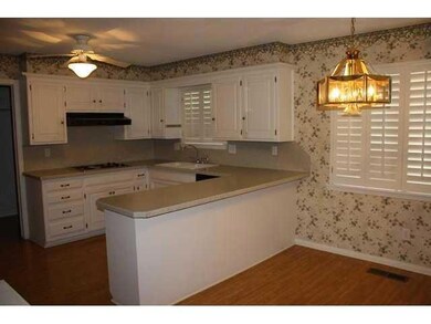 2813 Camelot Dr, Oklahoma City, OK 73120 - photo 5