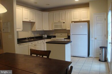 8040 Pennington Dr, Laurel, MD 20724 - photo 6