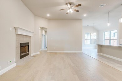 721 Vaquero St, White Settlement, TX 76108 - photo 4