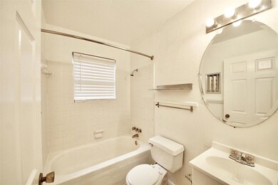 Full bath with shower / bathtub combination and vanity